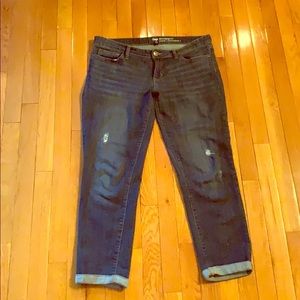 Gap Boyfriend Fit, destroyed cropped denim jeans